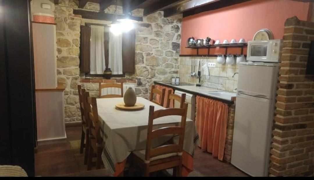 Вилла La Gesta Picos De Europa Poo  Экстерьер фото